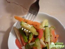 Warzywa z parowaru z sosem winegret