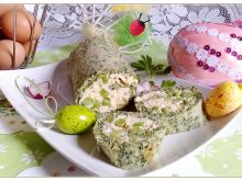 Wielkanocna rolada kapuściano-szpiankowa z jajkiem