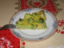 Zapiekanka z jajek, brokułów i pieczarek 