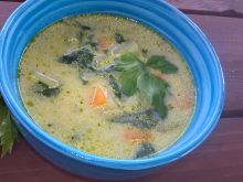 Ziemniaczana zupa z pokrzywami 