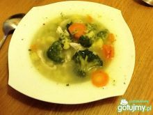 zupa brokułowa z kurczakiem
