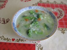 Zupa brokułowa z ryżem i koperkiem 