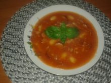 Zupa fasolowa z przecierem pomidorowym 
