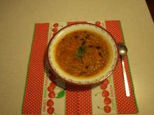 Zupa fasolowa z zielonym groszkiem i makaronem