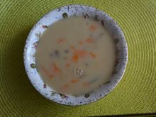 Zupa grzybowa z grysikiem i śmietaną 