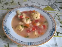 Zupa kalafiorowa z pomidorem 