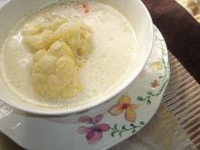 Zupa kalafiorowa z porem i cebulką