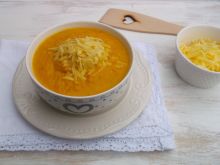 Zupa krem z kalafiora i marchewki z serem żółtym 