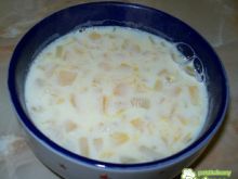 Zupa mleczna z dynią i makaronem