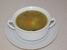 Zupa ogórkowa na drobiu 