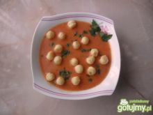 Zupa pomidorowa z groszkiem ptysiowym