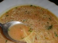 Zupa pomidorowa z makaronem i śmietaną
