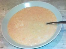 Zupa pomidorowa z płatkami ryżowymi
