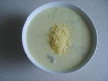 Zupa serowa z klopsami