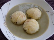 Zupa szczawiowa z tłuczonymi ziemniakami 