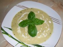Zupa szparagowa z bazylią
