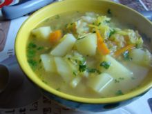 Zupa warzywna z dodatkiem cukinii 