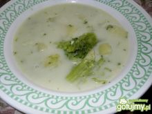 Zupa z brokułami