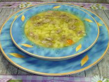 Zupa z podrobami i zielonym groszkiem