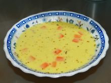 Zupa ziemniaczano serowa z kaszą jęczmienną 