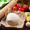 Jak zrobić ciasto na pizzę?