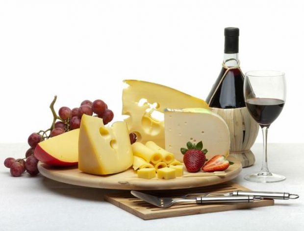 Jak dobierać wino do sera?