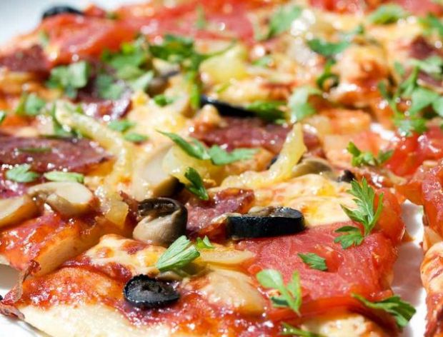 Jak przyrządzić pizzę włoską?