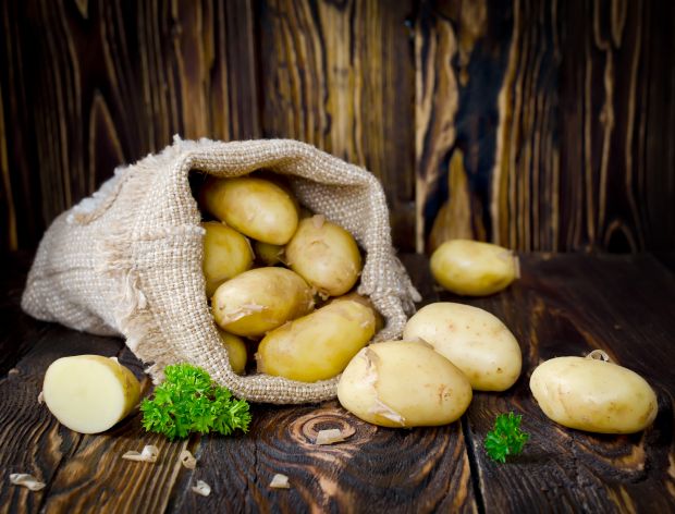 Co przygotować z młodych ziemniaków?