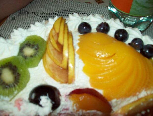 Owocowe dekoracje na tort 