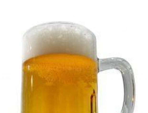 Rekord w piciu piwa na czas