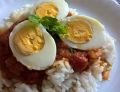 Curry z jajkami i ryżem