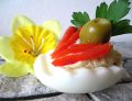 Jaja faszerowane papryką i oliwkami 