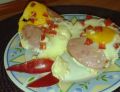 Jajko sadzone z papryką i kiełbasą na śniadanie 