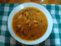 Orientalna zupa z krewetkami i pomidorami
