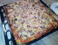 Pizza XXL z warzywami, szynką i serem wędzonym