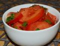 Surówka z pomidorów z sosem miodowo-musztardowym