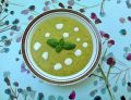 Zupa krem z zielonego groszku z płatkami