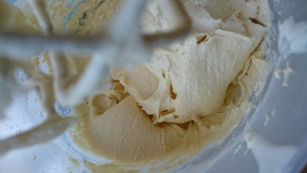 3-składnikowe ciasto z lodów (jak chlebek)