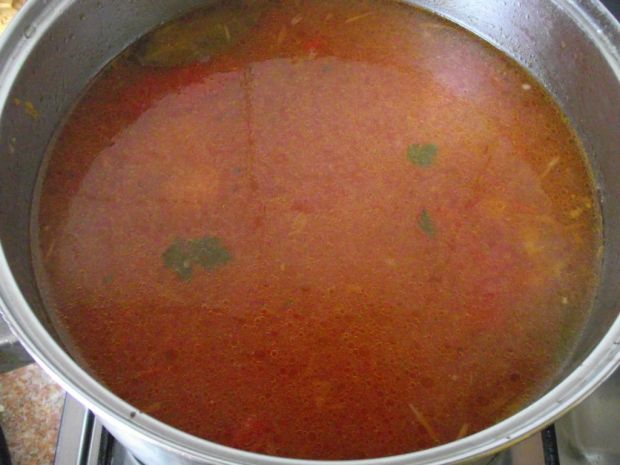 Aromatyczna pomidorowa z biała papryką i oscypkiem