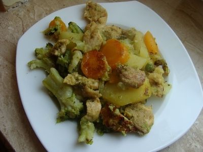 Aromatyczny kurczak pieczony z warzywami