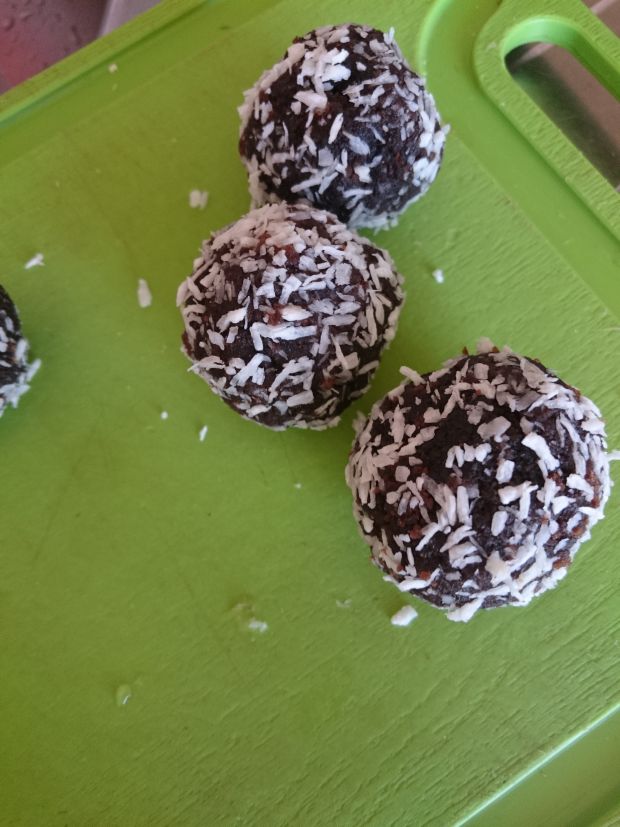Bajaderkowe kulki czekoladowo-kokosowe
