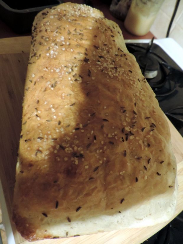 Chleb drożdżowy z kminkiem