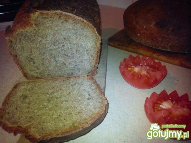 Chleb pełnoziarnisty pszenno-żytni