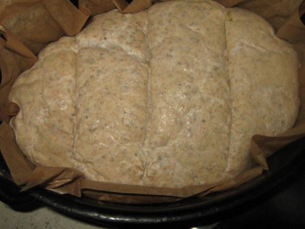Chleb pszenno orkiszowy z chia na podmłodzie