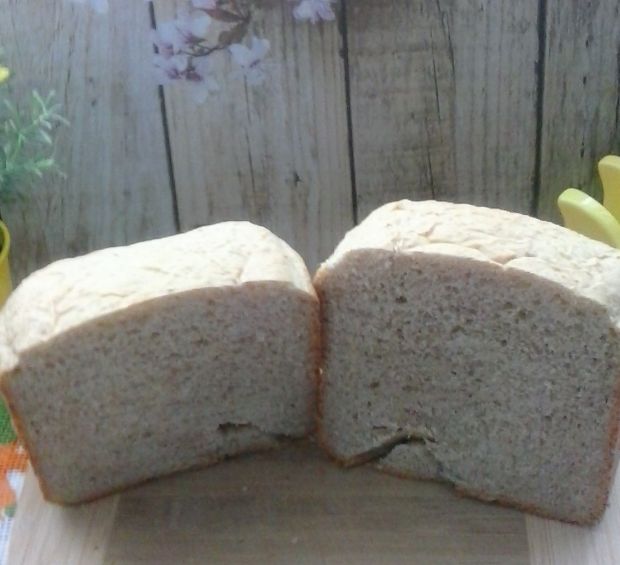 Chleb pszenno - żytni z automatu.