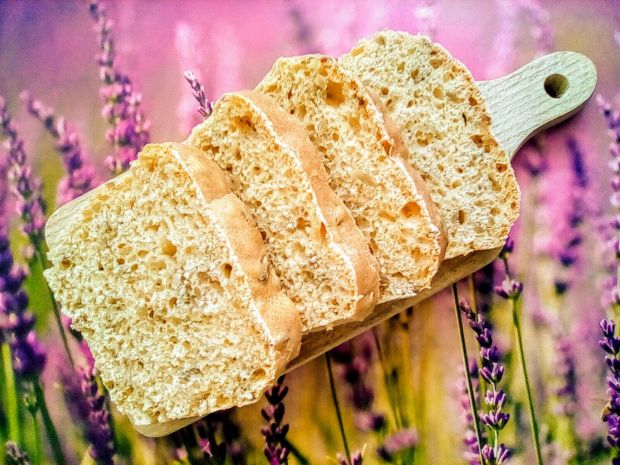Chleb pszenny na maślance 