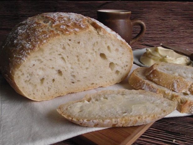 Chleb pszenny z garnka