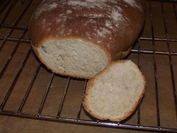 Chleb pszenny z piekarnika 