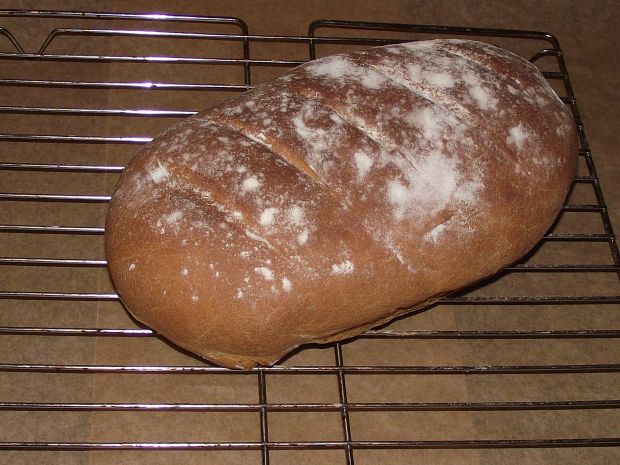 Chleb pszenny z piekarnika 