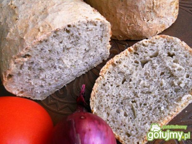 Chleb pszenny ziołowy na zakwasie